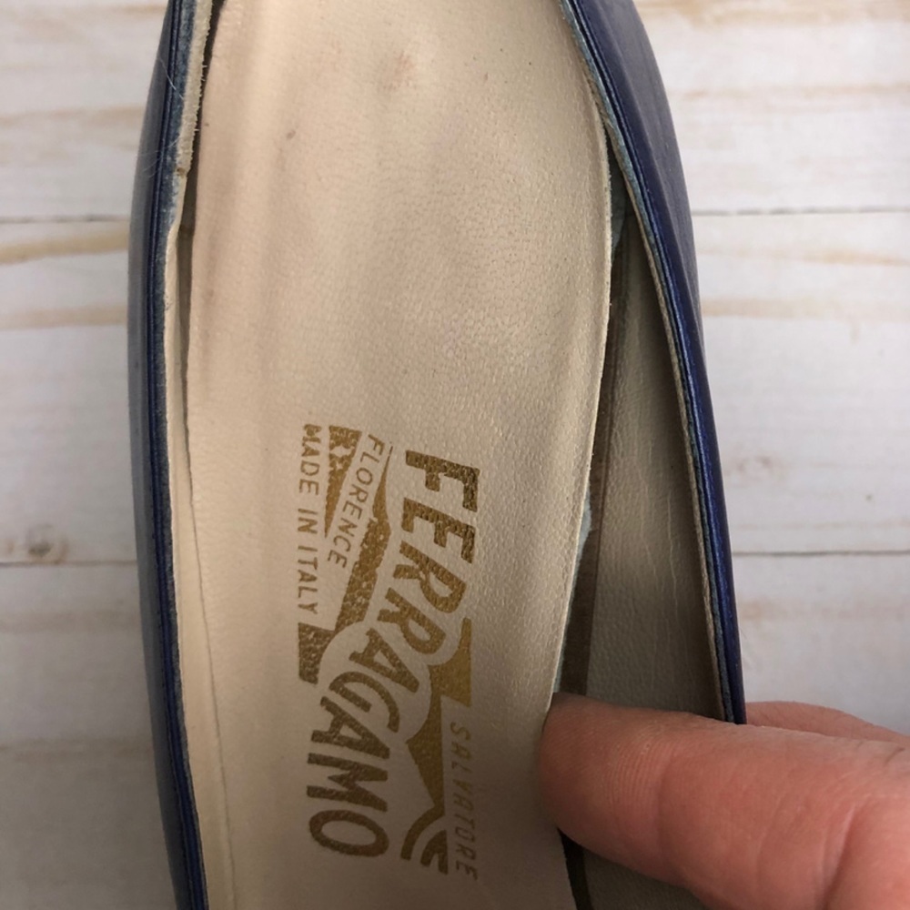 Salvatore Ferragamo Vintage Blue Snake Print Pumps Heels Sz 7.5AAA - Picture 13 of 16